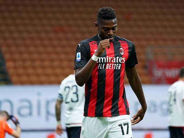 Milan Bakal Hadapi Tantangan Menarik Soal Posisi Leao