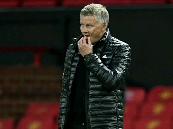 Tak Ingin Harga Jualnya Turun, Man United Putuskan Tak Lakukan Operasi pada Phil Jones