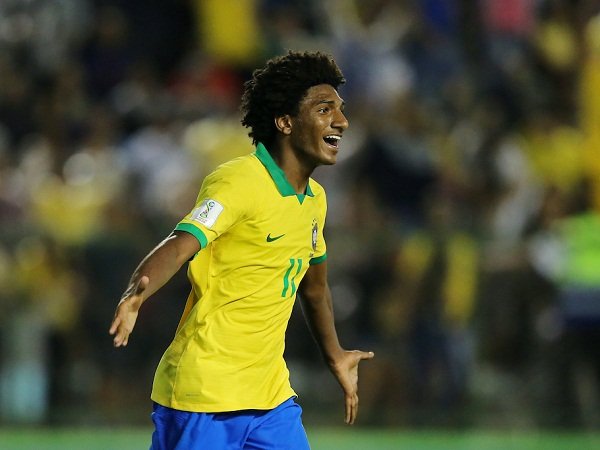 Milan Siap Tantang Liverpool, Barcelona, dan Juventus Buru Wonderkid Vasco da Gama