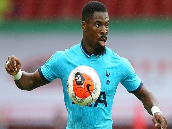 Serge Aurier Isyaratkan Mase Depannya di Tottenham via Pesan Untuk Sissoko?