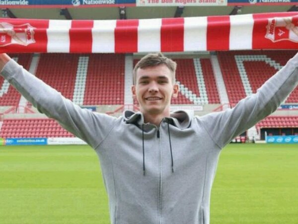 Resmi: Manchester United Pinjamkan Kiper ke Swindon Town