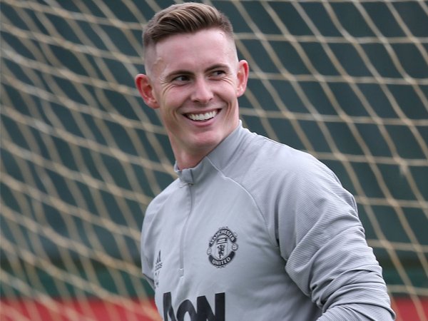 Dean Henderson Diprediksi Bisa Gusur Posisi David De Gea