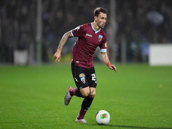 Bologna Minati Servis Gelandang Tak Terpakai Lazio