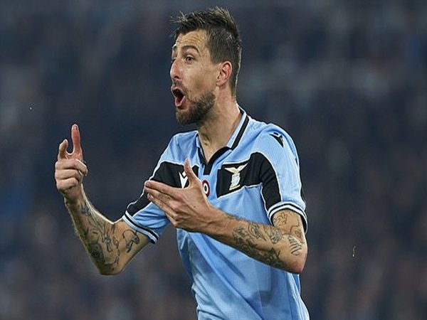 Acerbi mengancam tidak akan memperpanjang kontrak dengan lazio