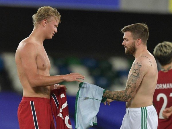 Erling Haaland Berrtukar Jersey dengan Dallas