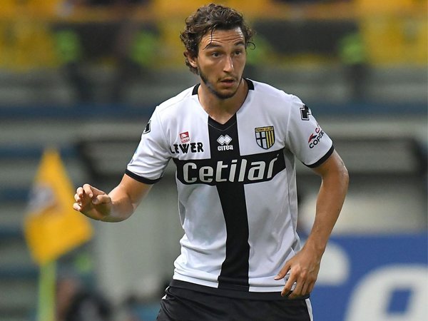 Matteo Darmian saat tampil di Serie A.