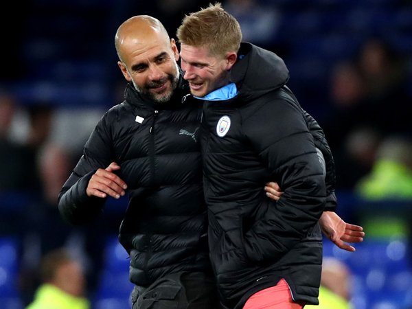 Pep Guardiola dan Kevin De Bruyne di laga kontra Everton.