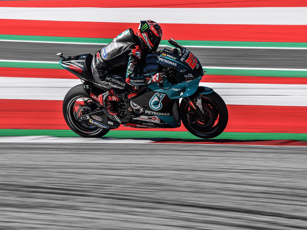 Fabio Quartararo di atas kuda besi andalannya.