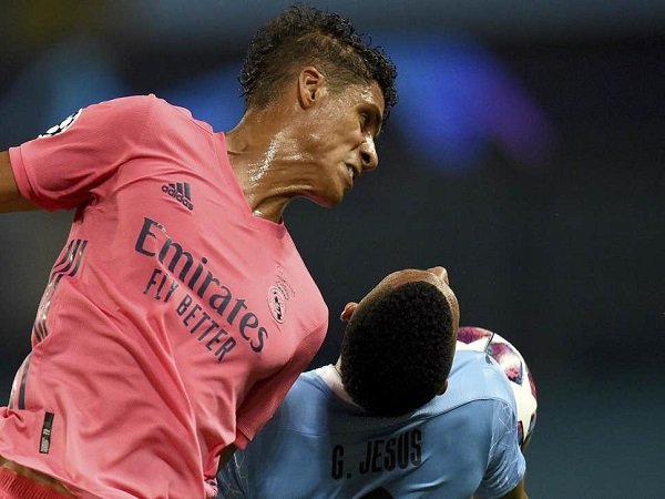 Bek Real Madrid, Raphael Varane saat melawan Manchester City. (Images: Getty)