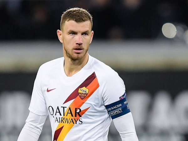 Edin Dzeko menjadi striker buruan utama Juventus saat ini.
