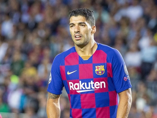 Luis Suarez tak jadi gabung Juventus.