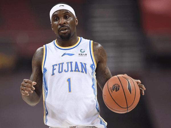 Ty Lawson dilarang bermain di CBA seumur hidup usai lakukan tindakan kurang layak.