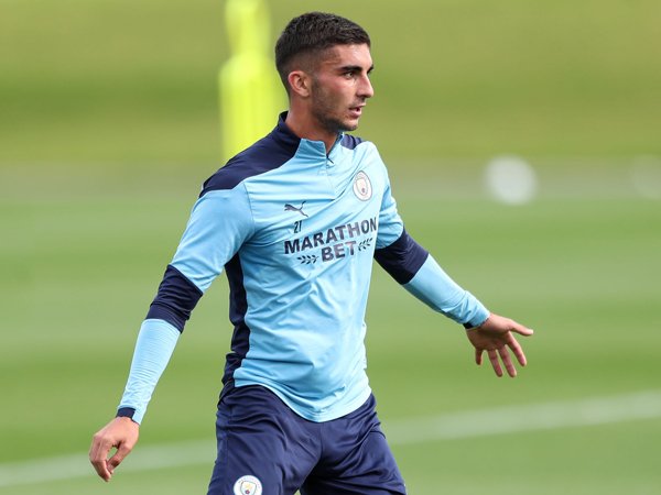 Ferran Torres saat berlatih bersama Man City.