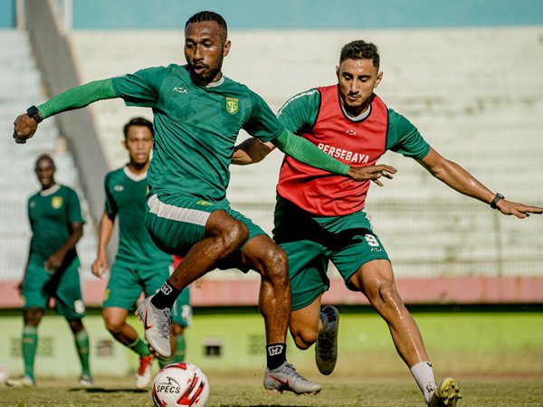Patrich Wanggai satu-satunya penyerang Persebaya Surabaya siap tampil.