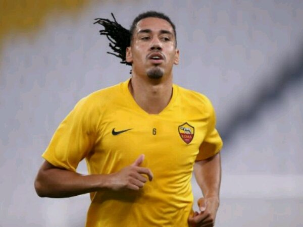 Chris Smalling merasa frustasi fengan petinggi MU