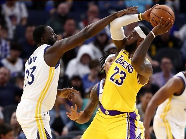 Draymond Green balas komentar pedas Paul Pierce kepada LeBron James.