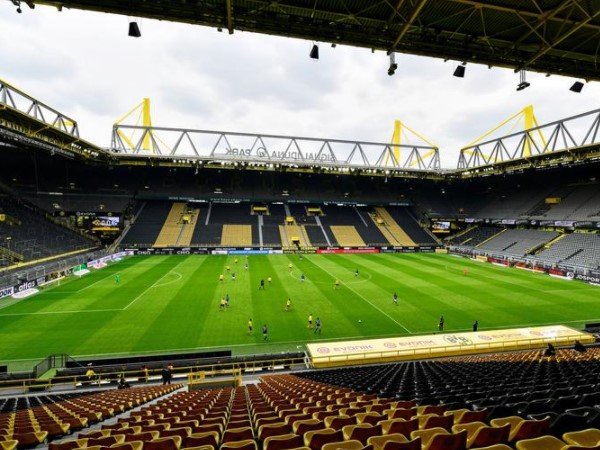 Borussia Dortmund Dapat Jatah 10 Ribu Tiket Melawan SC Freiburg