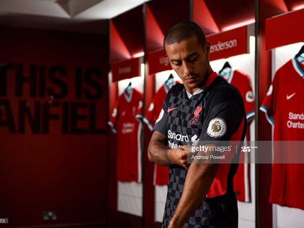 Peter Crouch yakin masih banyak kejutan dari Thiago Alcantara/Image: Getty