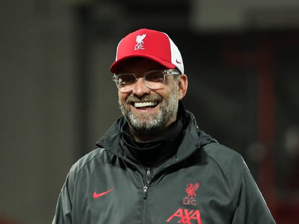 Klopp Diminta Datangkan Bek Tengah