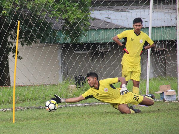Kiper Semen Padang FC, Rendy Oscario