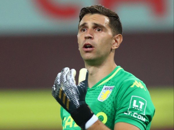 Emiliano Martinez meninggalkan klub masa kecilnya Arsenal untuk bergabung dengan Aston Villa