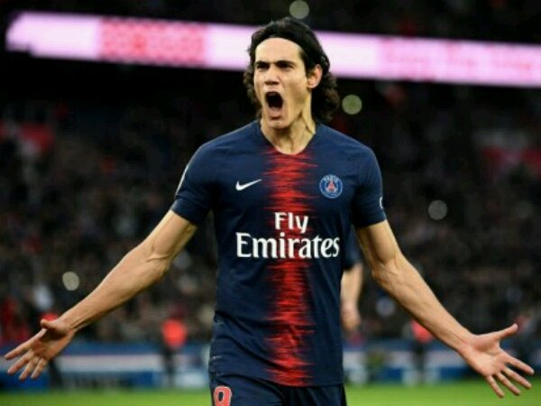 Cavani dapat banyak uang dengan bergabung ke Manchester United