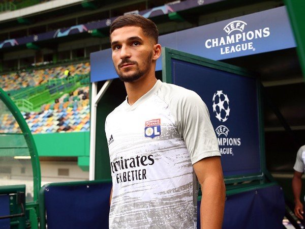 Houssem Aouar masih ingin terus mengabdi untuk Lyon