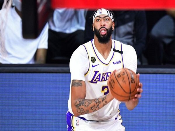 Anthony Davis inginkan fans Los Angeles Lakers agar tidak kecewa berlarut-larut.