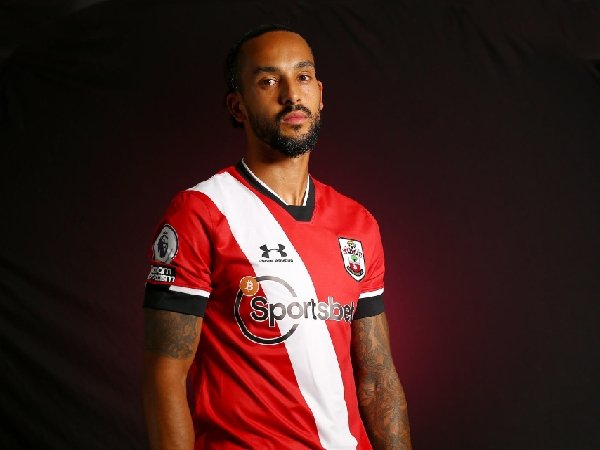 Ralph Hasenhuttl berharap Walcott bisa berkontribusi banyak terhadap klubnya.