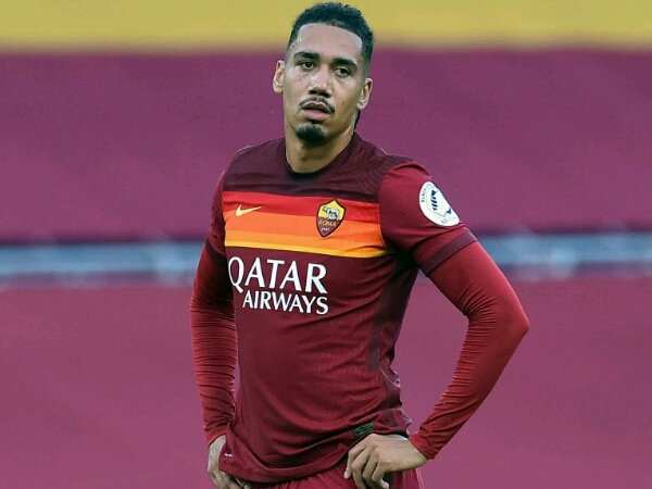 Chris Smalling lega setelah bergabung ke Roma