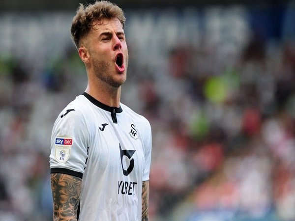 Tottenham targetkan Joe Rodon