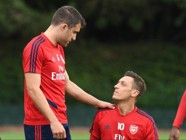 Arsenal tanpa Mesut Ozil dan Sokratis Papastathopoulos di fase grup Liga Europa