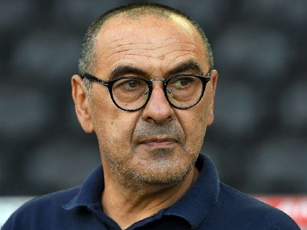 Ketertarikan AS Roma dan Fiorentina terhadap Maurizio Sarri tampaknya bakal sulit tercapai akibat mahalnya gaji sang pelatih.