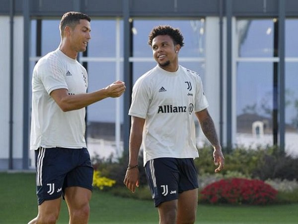 Weston McKennie dan Cristiano Ronaldo bersatu di Juventus.