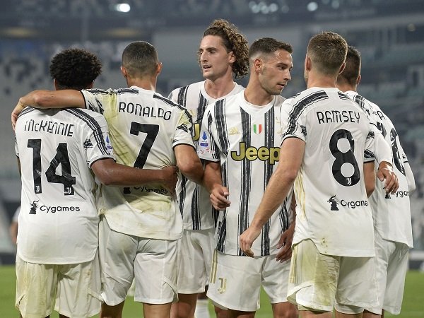 Juventus akan menjalani musim yang sulit, menurut Gianluca Vialli.