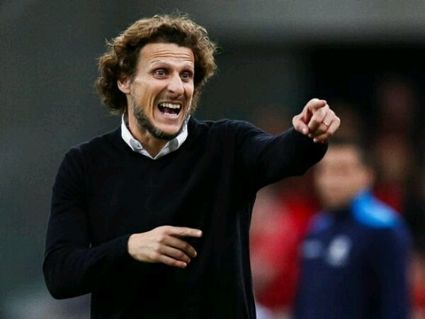 Diego Forlan kirim pesan pada rekrutan baru Manchester United, Diego Forlan dan Facundo Pellistri.