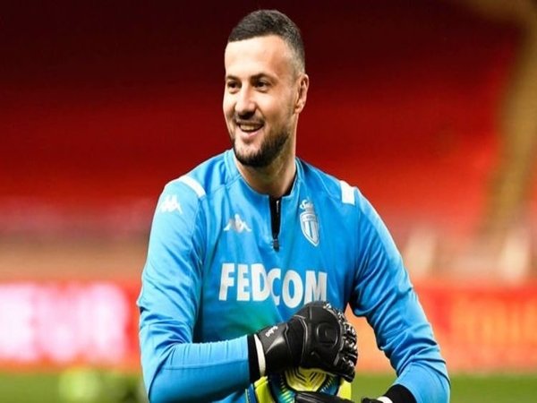 Paul Robinson menyarankan Liverpool untuk merekrut Danijel Subasic yang saat ini berstatus free agent / via EPA