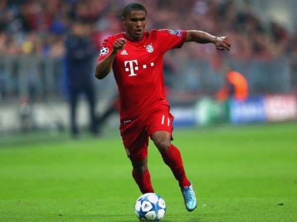 Douglas Costa Tak Lagi Punya Masalah dengan Eks Presiden Bayern Munich