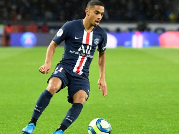 Colin Dagba Tak Menyesal Tolak Bayern Munich