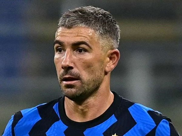 Inter Milan Kalah Gara-gara Conte Jadikan Kolarov Bek Tengah