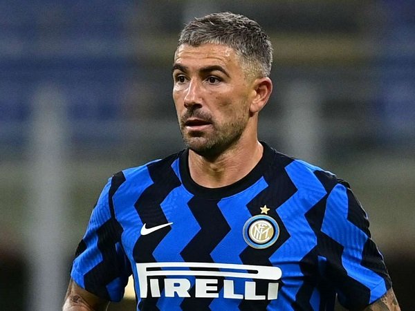 Inter Milan Punya Masalah Serius di Sektor Kolarov