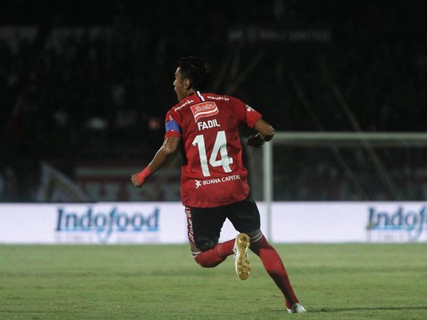 Kemampuan Fadil Sausu melakukan free kick dipuji Teco