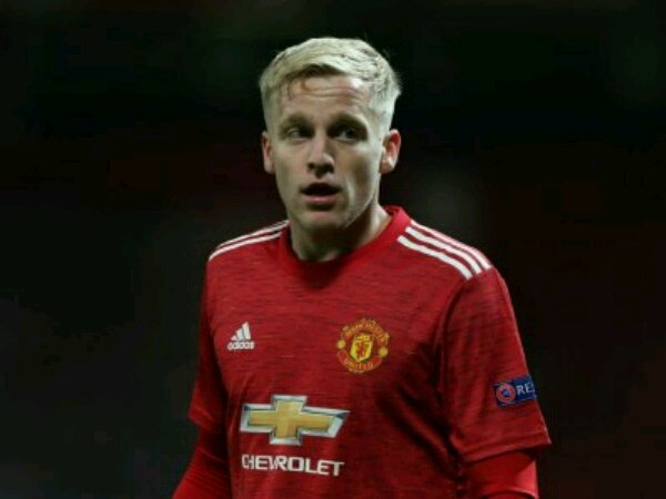 Donny van de Beek dapat pujian setelah tampil imoresif dalam laga kontra Leipzig