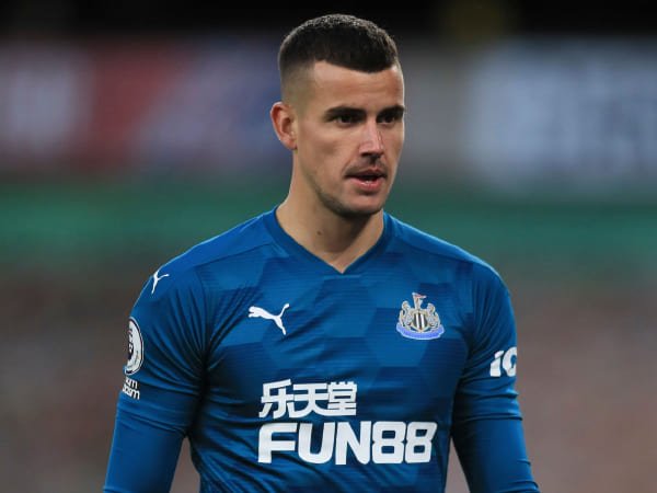 Newcastle Gagal Menang, Karl Darlow Kritik Penampilannya Sendiri