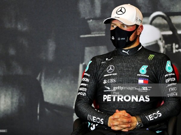 Pembalap Mercedes, Valtteri Bottas tak pikirkan komentar orang/Image: Getty
