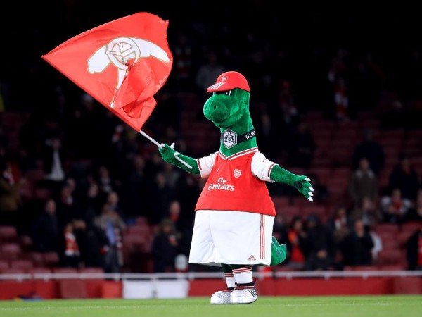 Mesut Ozil senang dengan kembalinya Gunnersaurus ke Emirates Stadium