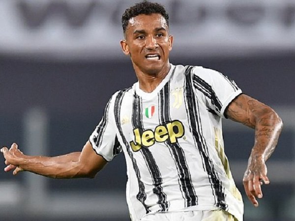 Danilo berikan pujian untuk Andrea Pirlo.