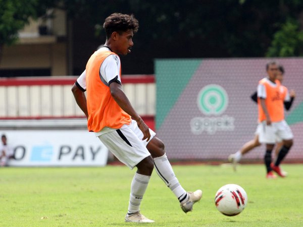 Gelandang muda Bhayangkara FC, Hamsa Lestaluhu