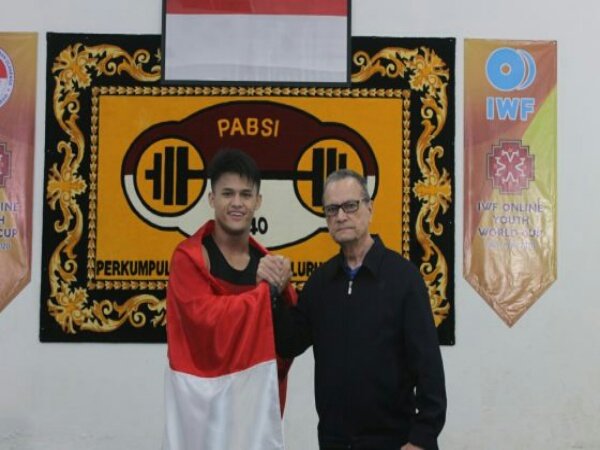 Lifter Rizki Juniansyah Juara dan Ukir Rekor di Kejuaraan Dunia Remaja Virtual 2020