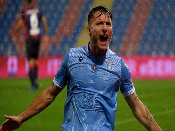 Immobile merayakan golnya ke gawang Crotone